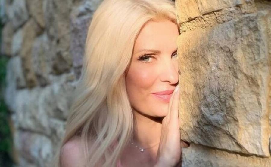 Ελένη Μενεγάκη: Οι τρεις γάμοι, τα χρόνια στο σχολείο και η τεράστια περιουσία της σε σπίτια