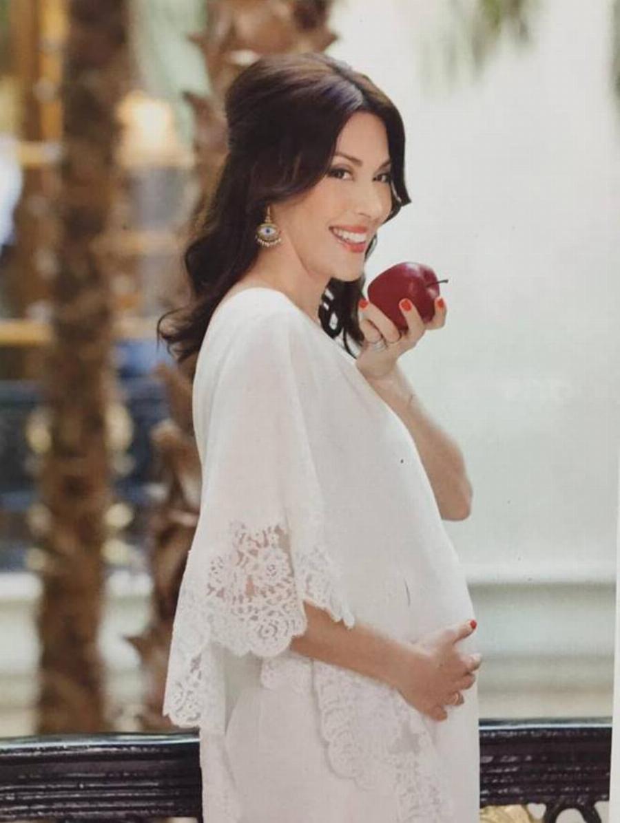 Δώδεκα διάσημες Ελληνίδες που έγιναν μανούλες μετά τα 40