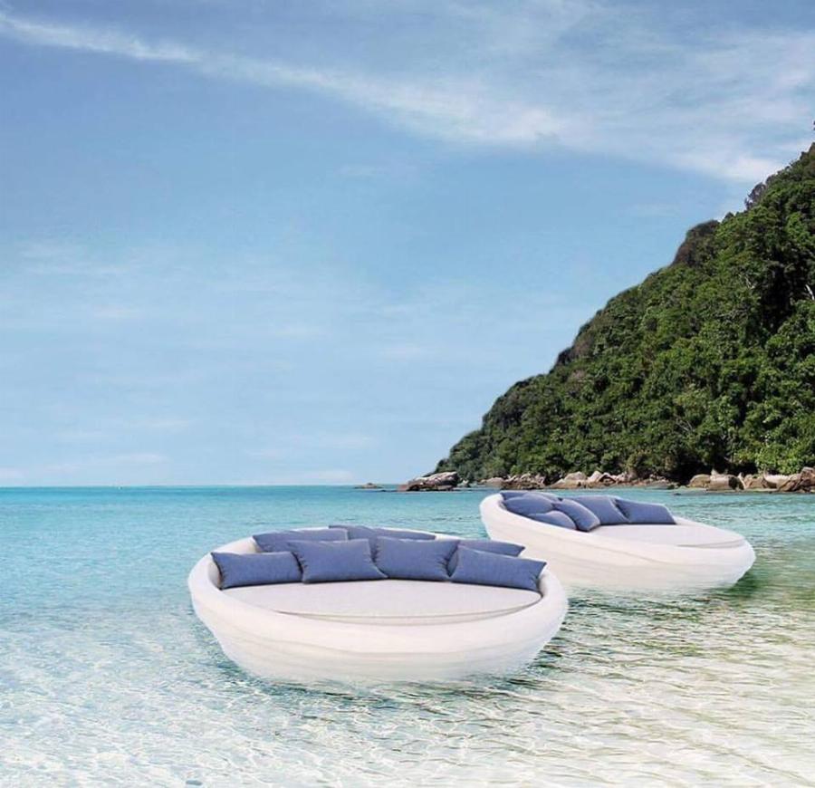 Είναι άνετος σαν καναπές σαλονιού, το κόστος του είναι ελάχιστο, επιπλέει άνετα στο νερό ακόμα και με κύμα και η είναι Ελληνικός