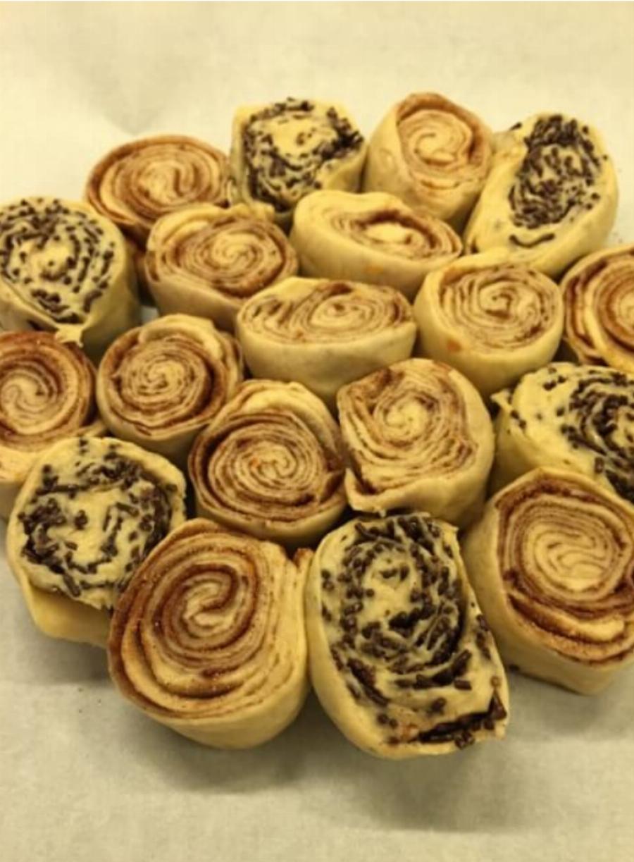 Λουλουδιαστό τσουρέκι: Το μυστικό της Αργυρώς για αφράτα, φουσκωμένα τσουρεκάκια