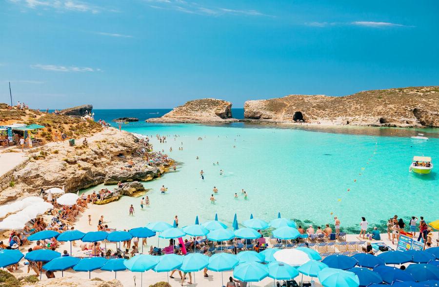 Δωρεάν διακοπές: Αυτή η χώρα πληρώνει τους τουρίστες για να κάνουν διακοπές χωρίς χρέωση