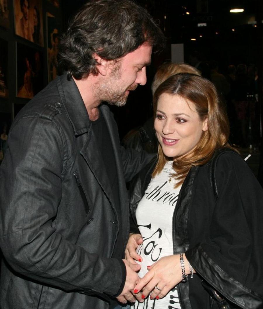 Δώδεκα διάσημες Ελληνίδες που έγιναν μανούλες μετά τα 40