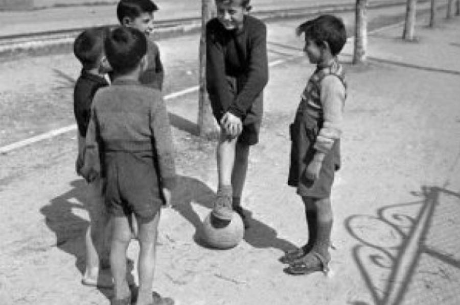 «Άραγε πως ζούσαμε τότε, χωρίς τηλεόραση, χωρίς κινητά…»: Αφιερωμένο στα παιδιά της αλάνας