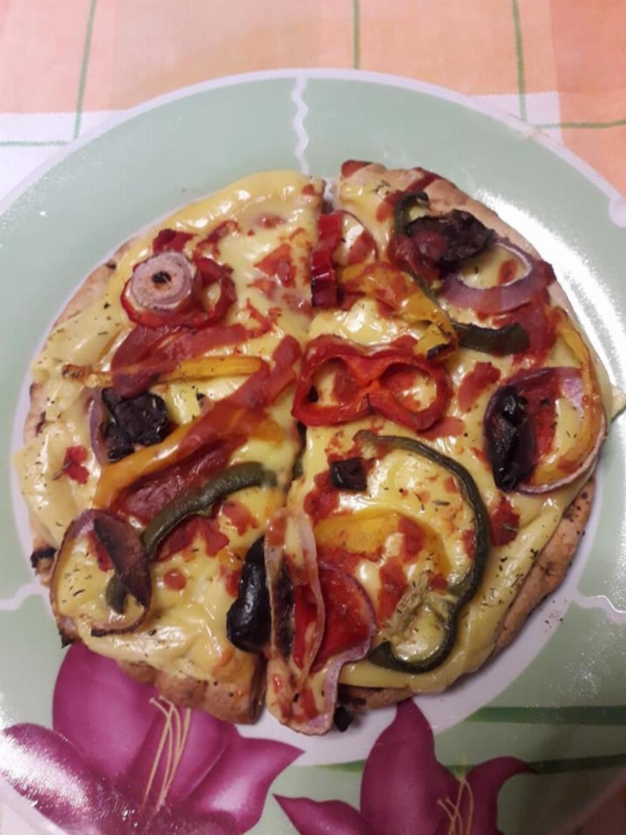 Νηστίσιμη πίτσα χωρίς λάδι για τη Μεγάλη Εβδομάδα