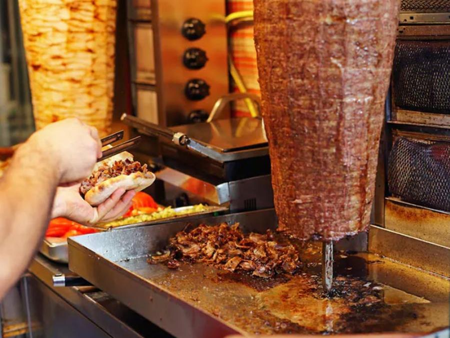 Πιερία: Σοκ με ψητοπωλείο που λειτουργούσε κανονικά και σέρβιρε εννέα πελάτες