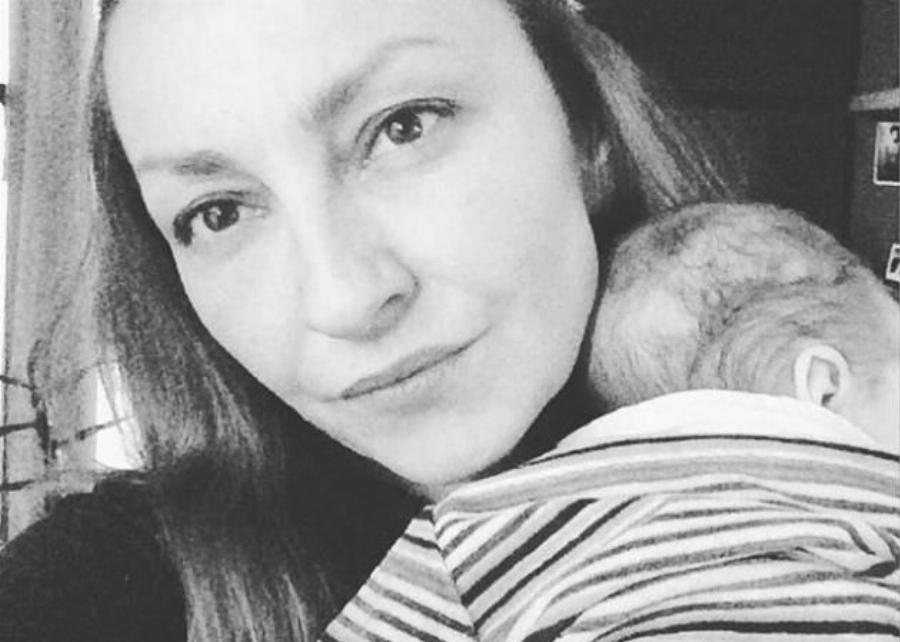 Δώδεκα διάσημες Ελληνίδες που έγιναν μανούλες μετά τα 40