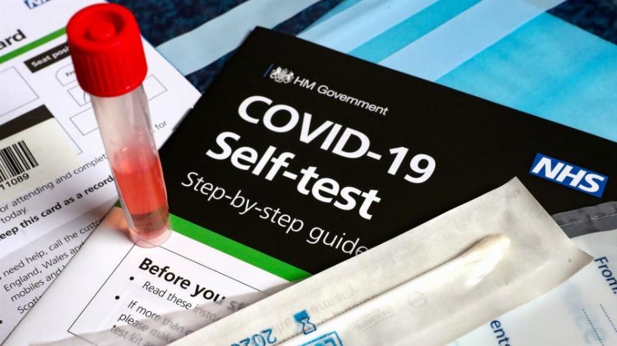 Self test: Βήμα – βήμα οδηγίες για το πώς να κάνετε το τεστ κορονοϊού στον εαυτό σας (βίντεο)