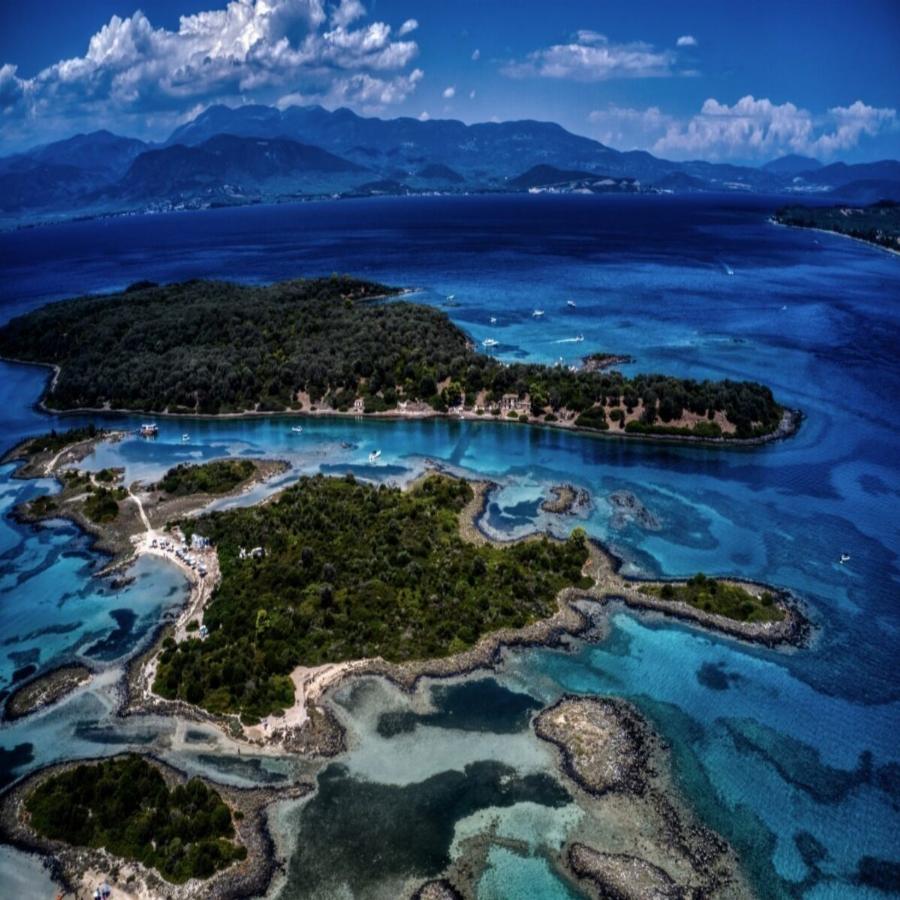 Ελληνικά νησιά Φίτζι: Φτάνεις σε μισή ώρα, δεν πληρώνεις είσοδο ή ξαπλώστρα και κολυμπάς σε εξωτικά, καταγάλανα νερά