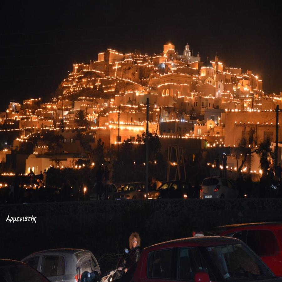 Επιτάφιος στη Σαντορίνη: Ο πιο όμορφος και ιδιαίτερος επιτάφιος της χώρας