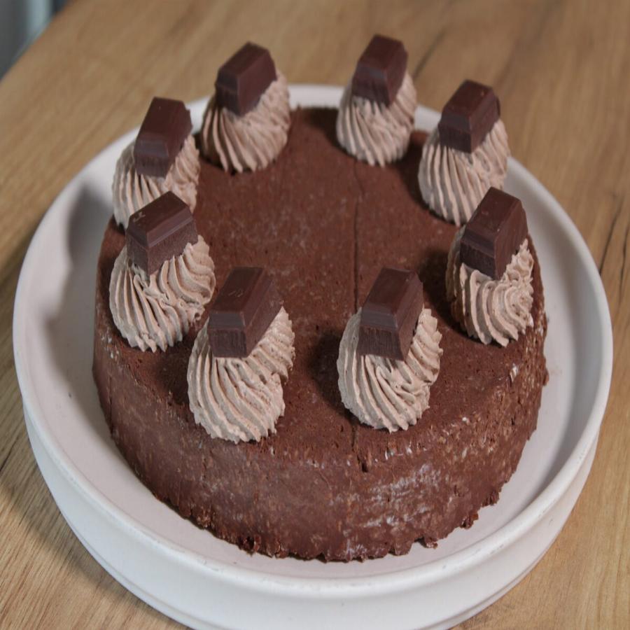 Νηστίσιμο γλυκό σοκολάτας χωρίς ψήσιμο για όλη την οικογένεια, έτοιμο σε 2 κινήσεις