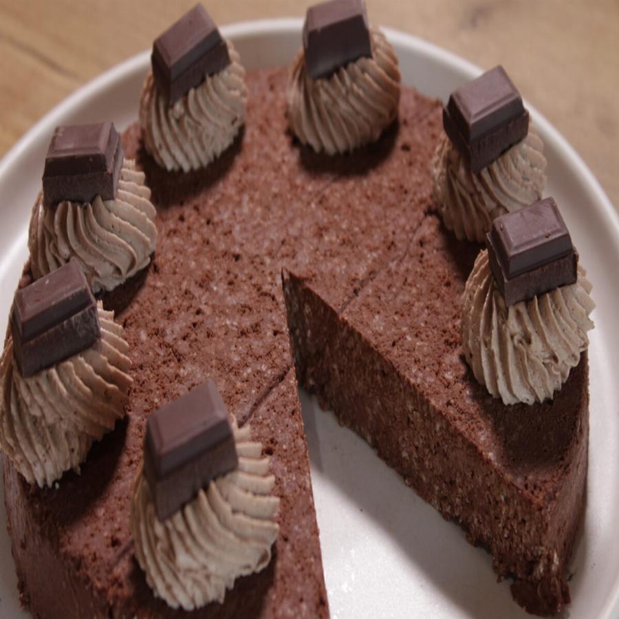 Νηστίσιμο γλυκό σοκολάτας χωρίς ψήσιμο για όλη την οικογένεια, έτοιμο σε 2 κινήσεις