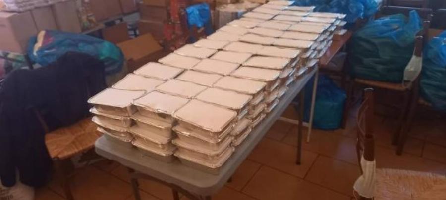 36χρονος ιδιοκτήτης ταβέρνας στην Αθήνα μαγειρεύει κάθε μέρα δωρεάν 630 μερίδες φαγητού για όποιον έχει ανάγκη