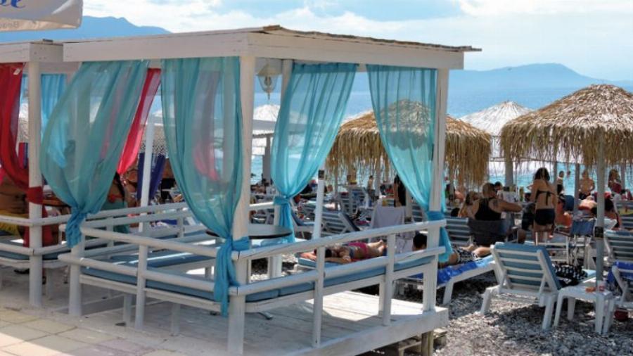 Κοντινή απόσταση με το αυτοκίνητο, 1 ώρα από την Αθήνα, παραλίες εξωτικού νησιού και φαγητό με 18 ευρώ