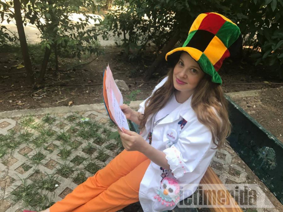 Μελένια: Η μοναδική γιατρός κλόουν στην Ελλάδα που έχει σκοπό να κάνει τα άρρωστα παιδιά να χαμογελούν