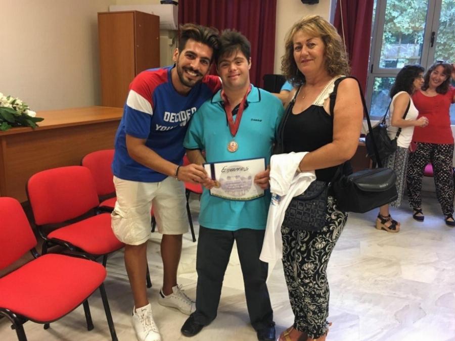 «Είμαι περήφανος για τον αδερφό μου»: Ο Νίκος μιλάει για τον Γιώργο, που πάσχει από σύνδρομο Down