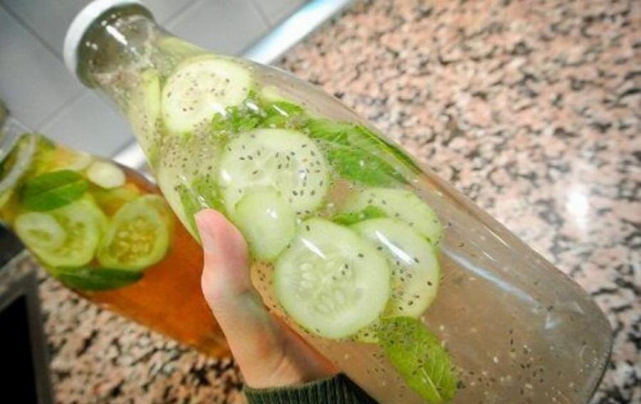 Νερό με τζίντζερ: Υγιεινό ρόφημα για άμεσο κάψιμο λίπους σε γοφούς, μηρούς και μέσα