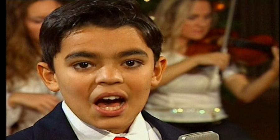 Χρήστος Σαντικάι: Ο αγαπημένος μικρός που έψελνε εκκλησιαστικούς ύμνους στην τηλεόραση, έκλεισε τα 26 και είναι πλέον τραγουδιστής