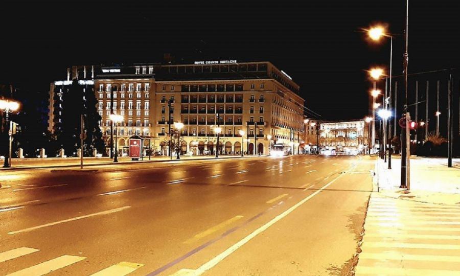 Απαγόρευση κυκλοφορίας νωρίτερα: Όλα τα νέα μέτρα σε περίπτωση αύξησης των κρουσμάτων