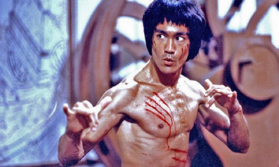 Μπρους Λι: Ο ανίκητος καρατέκα, ο περίεργος θάνατος στα 32 και το παρόμοιο ξαφνικό τέλος του γιου του