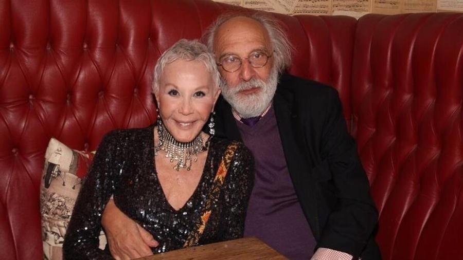 Έρωτας μέχρι τέλους: 20 διάσημα ζευγάρια, ερωτευμένα μετά από δεκαετίες γάμου