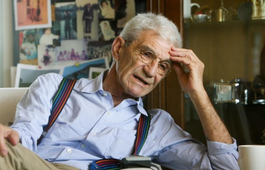 Τα κατάφεραν και καθάρισαν: 6 διάσημοι Έλληνες που νίκησαν τον αλκοολισμό