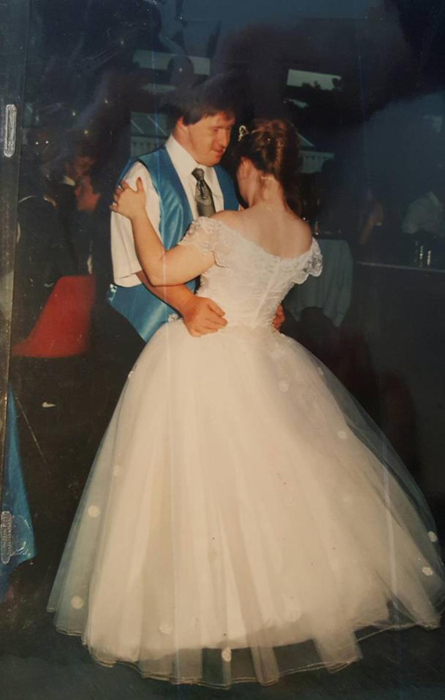 Το πρώτο παντρεμένο ζευγάρι με σύνδρομο down μετράει 23 χρόνια ευτυχίας και αγάπης