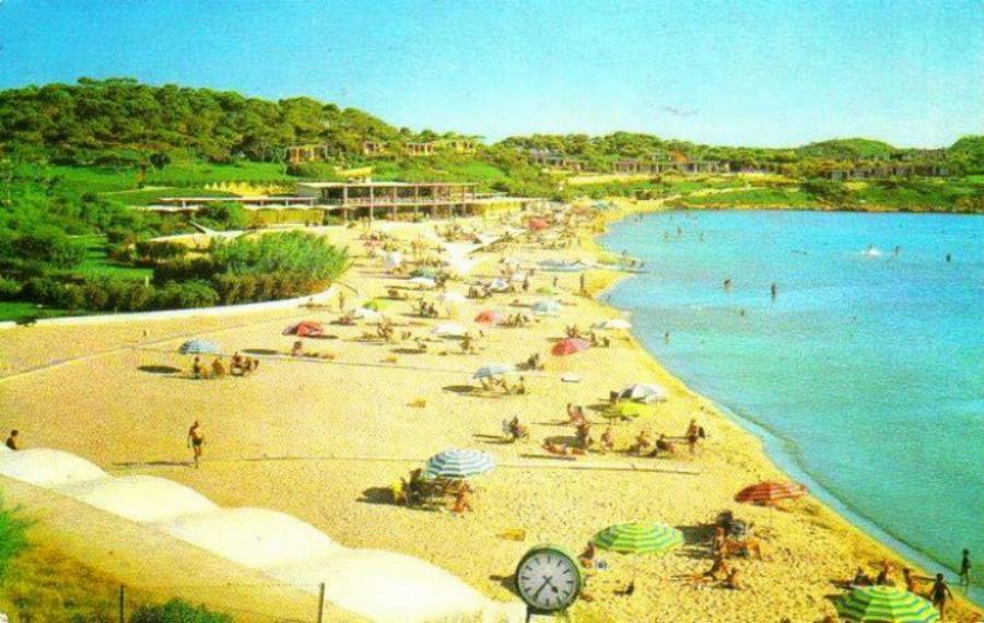 Αστέρια της Γλυφάδας: Κάνοντας μπάνιο στα Αστέρια τη δεκαετία του ’60