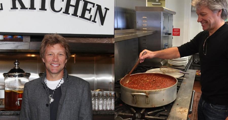 Τζών Μπον Τζόβι: Άνοιξε εστιατόρια για τους φτωχούς με δωρεάν γεύματα τα οποία σερβίρει ο ίδιος