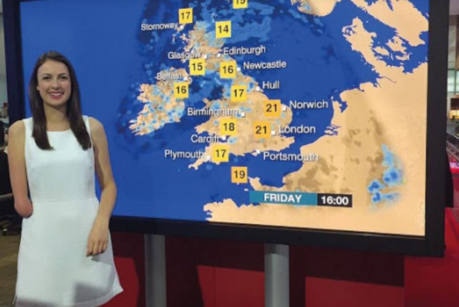 O πρώτος άνθρωπος με εμφανή αναπηρία που παρουσίασε δελτίο καιρού στο BBC