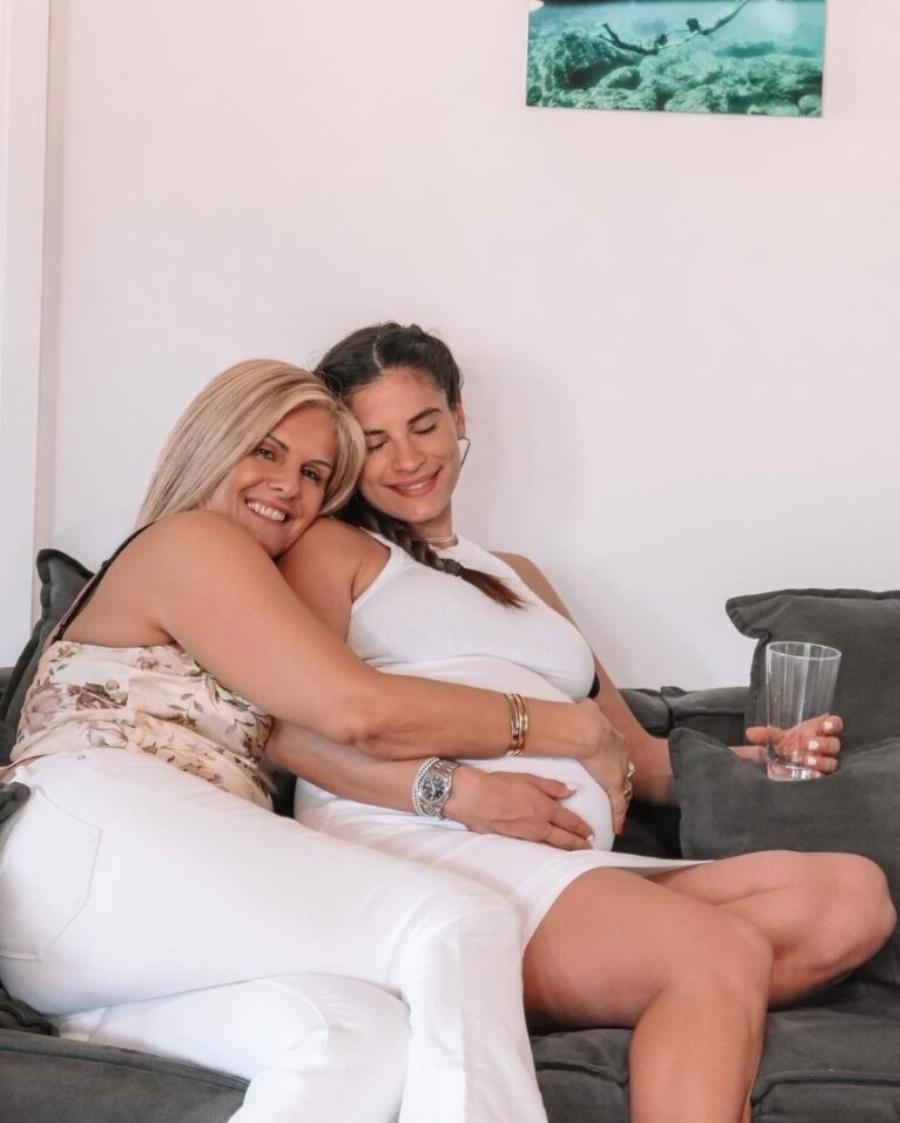 Χριστίνα Μπόμπα: Baby shower – Έκπληξη από τις φίλες της, λίγο πριν γίνει μητέρα για πρώτη φορά