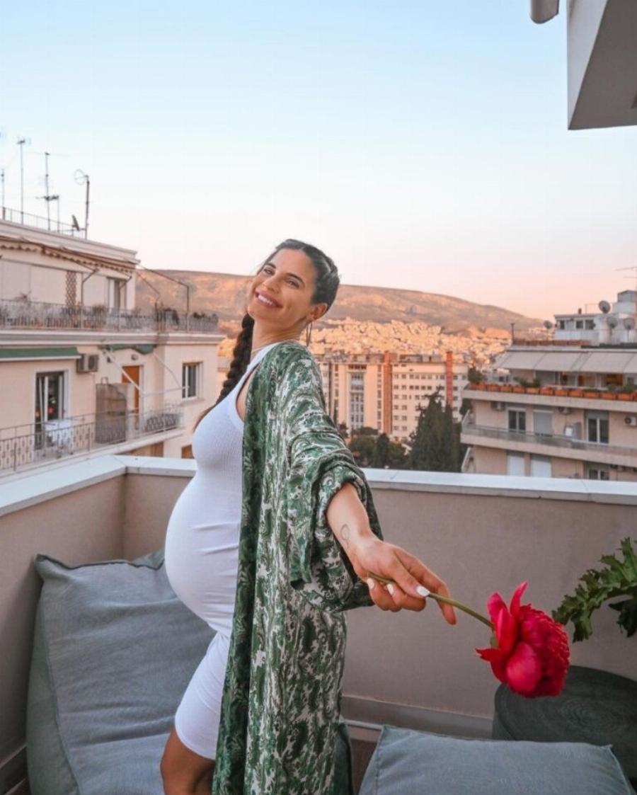 Χριστίνα Μπόμπα: Baby shower – Έκπληξη από τις φίλες της, λίγο πριν γίνει μητέρα για πρώτη φορά