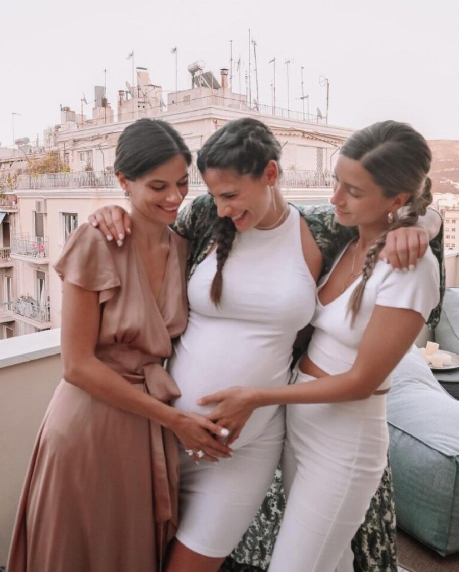 Χριστίνα Μπόμπα: Baby shower – Έκπληξη από τις φίλες της, λίγο πριν γίνει μητέρα για πρώτη φορά