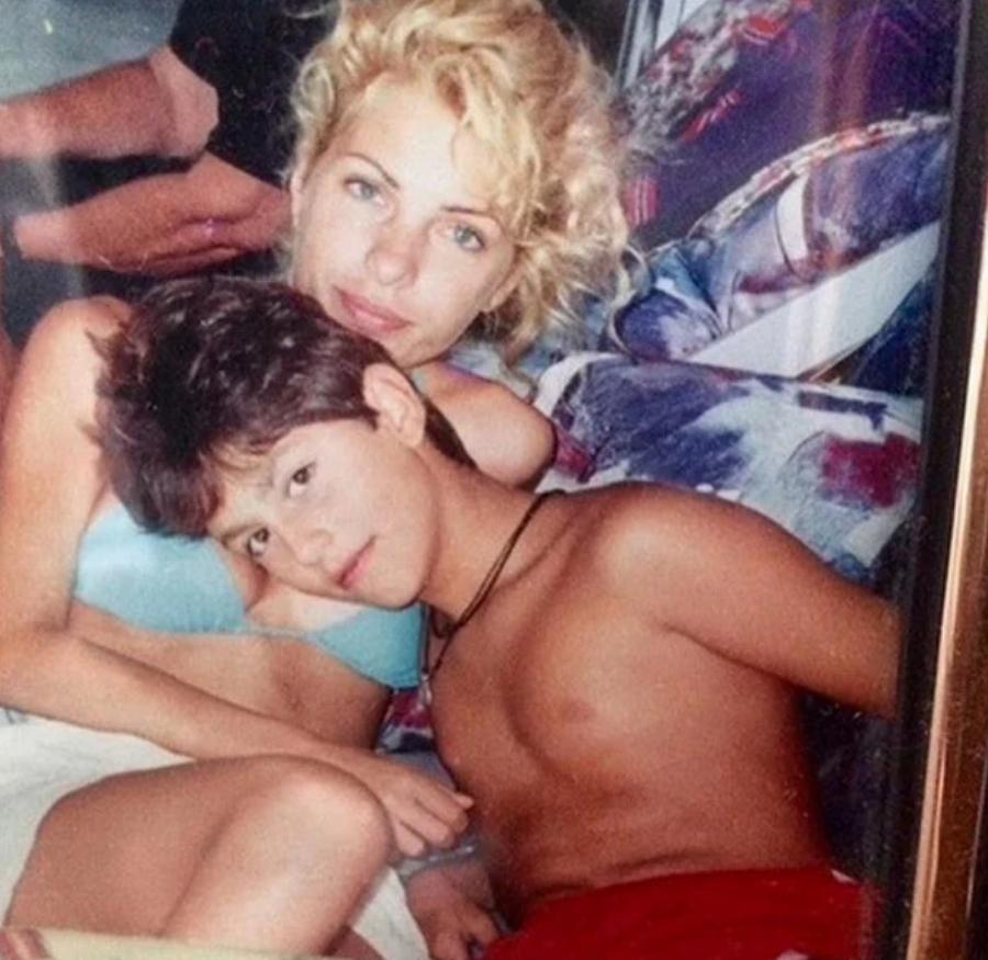 Πως περνάν τα χρόνια: 15 διάσημοι Έλληνες που δεν θυμόμαστε πως ήταν νέοι