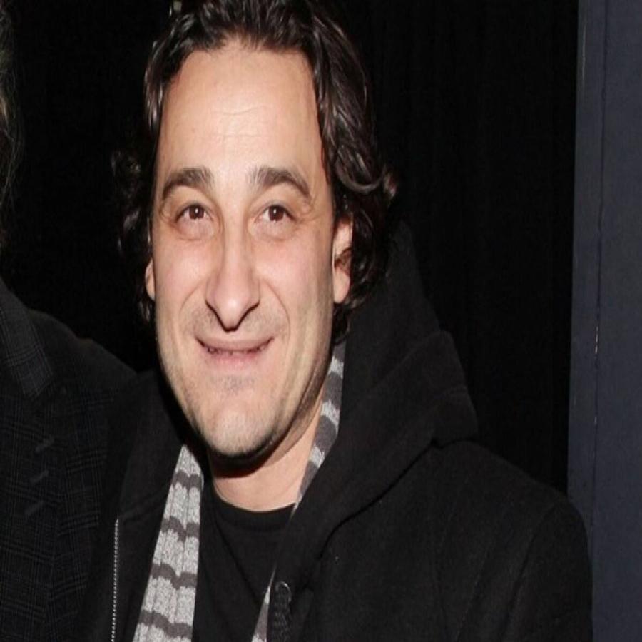 Βασίλης Χαραλαμπόπουλος: Ο ηθοποιός έσωσε κουτάβι που βρήκε πεταμένο σε κάδο σκουπιδιών