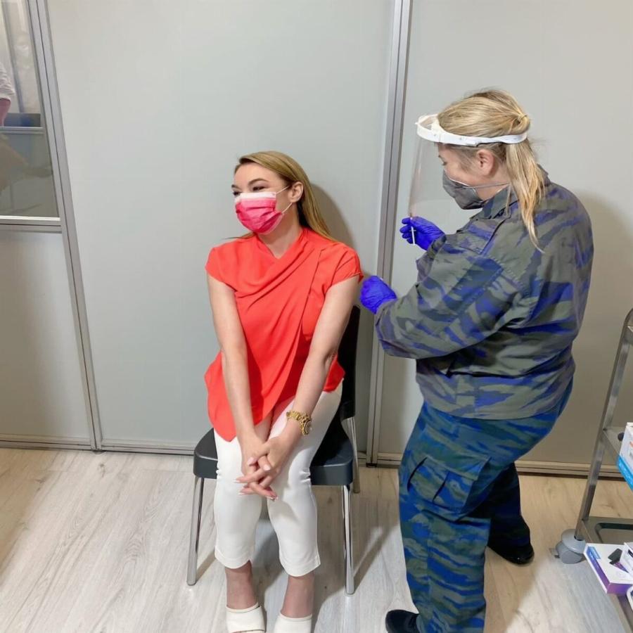 Τατιάνα Στεφανίδου: Το εμβόλιο για τον κορονοϊό, η χαρά στο πρόσωπό της και το δημόσιο μήνυμα της προς τον κόσμο