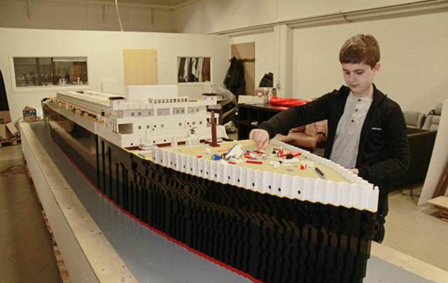 Πιτσιρίκος 15 ετών με αυτισμό, δημιούργησε τον Τιτανικό με τουβλάκια Lego