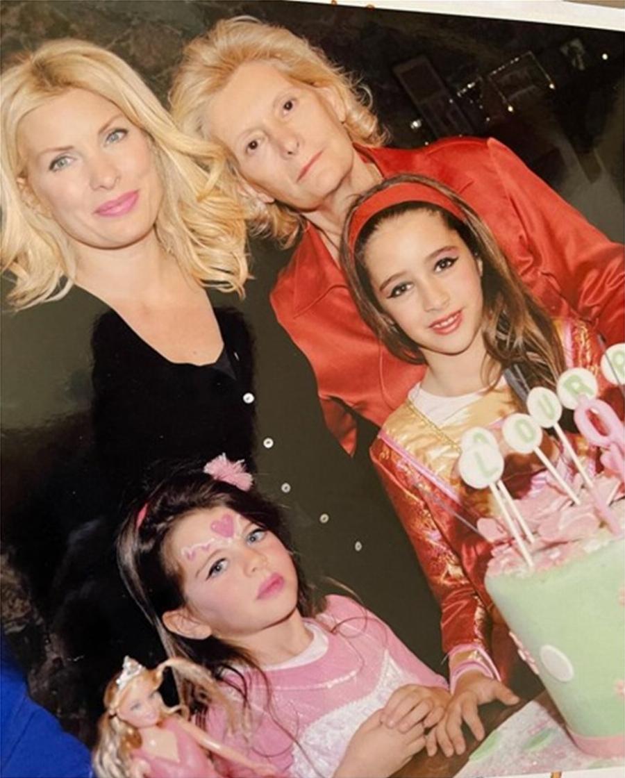 Ελένη Μενεγάκη: Η φωτογραφία από το μαιευτήριο και η έκπληξη που κανείς δεν περίμενε