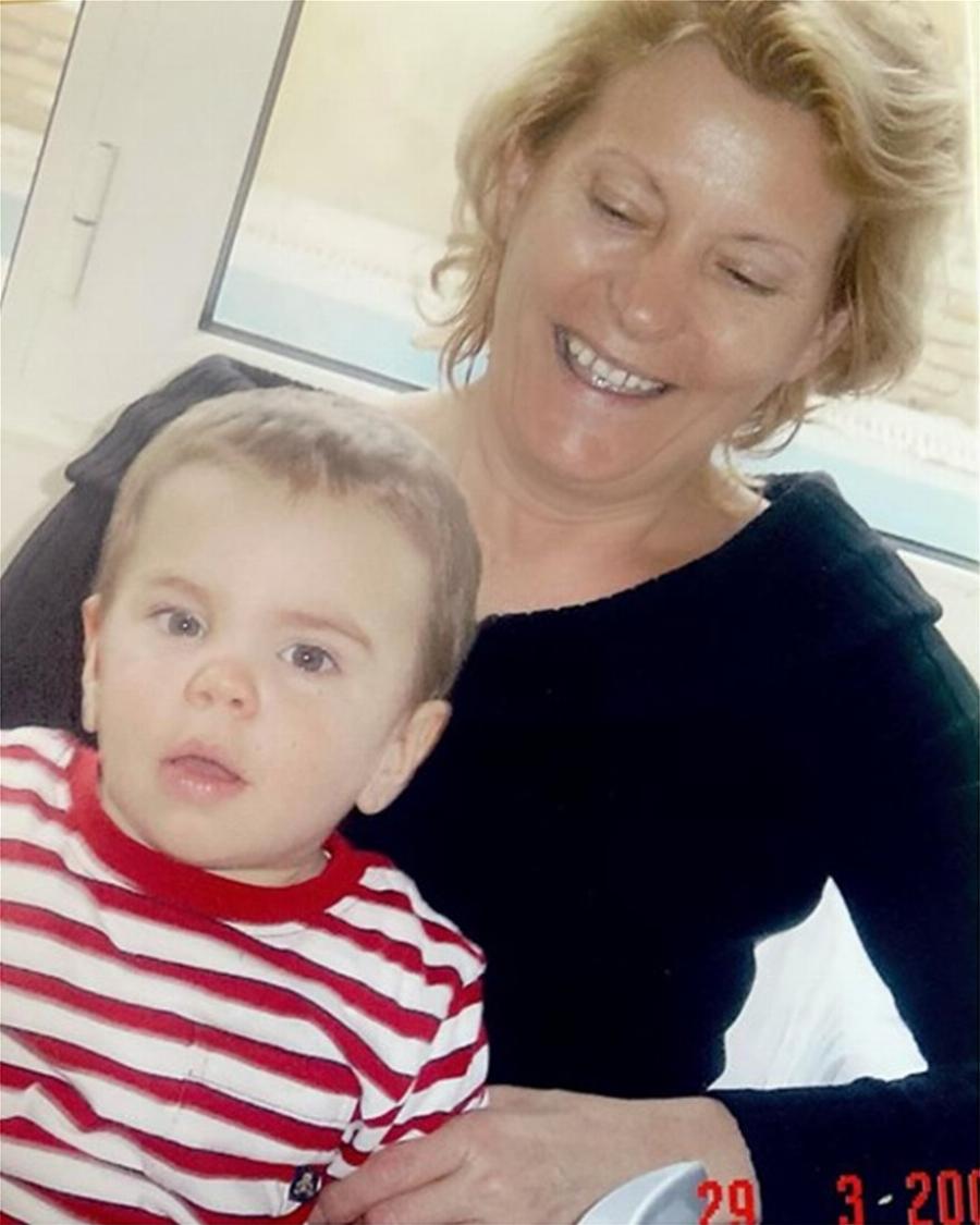 Ελένη Μενεγάκη: Η φωτογραφία από το μαιευτήριο και η έκπληξη που κανείς δεν περίμενε