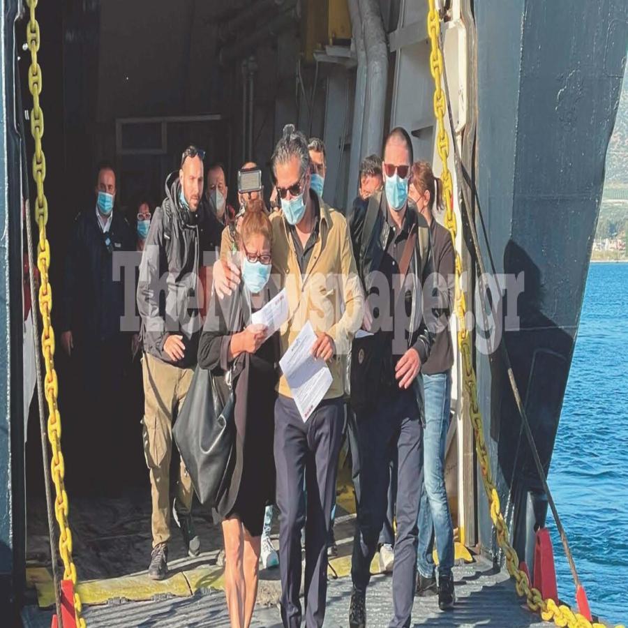 Κηδεία Καρολάιν: Θρήνος και οργή στο λιμάνι του Βόλου – Σε τραγική κατάσταση η μητέρα της