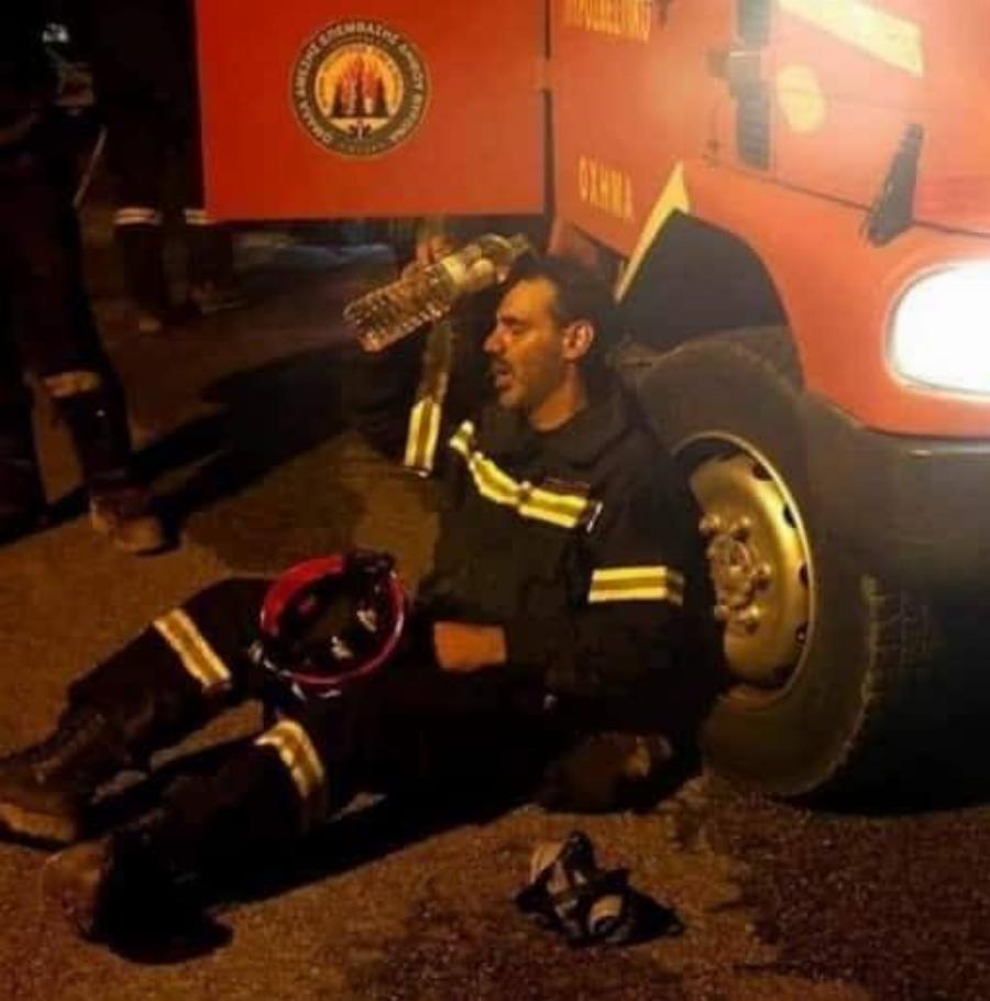 Έλληνες πυροσβέστες: Οι «Ταβλαδόροι» που παίζουν στα ζάρια την ζωή τους για να μας σώνουν