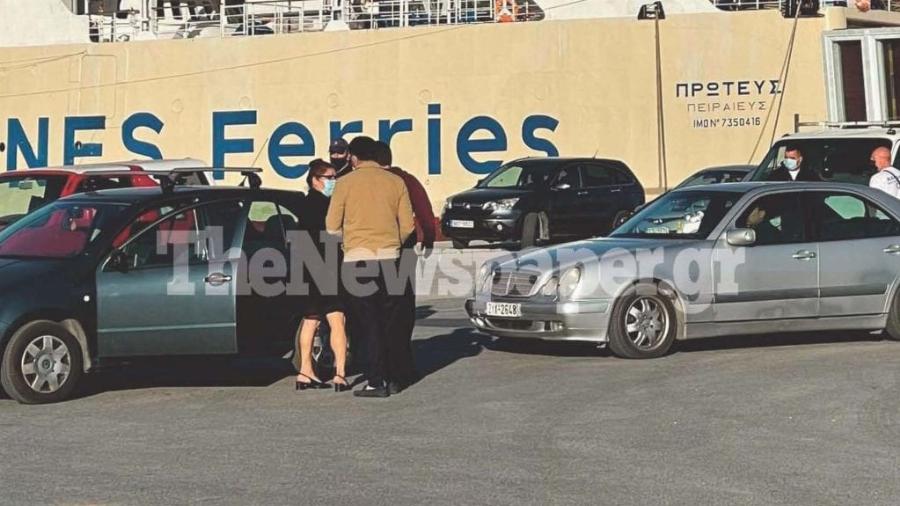 Κηδεία Καρολάιν: Θρήνος και οργή στο λιμάνι του Βόλου – Σε τραγική κατάσταση η μητέρα της