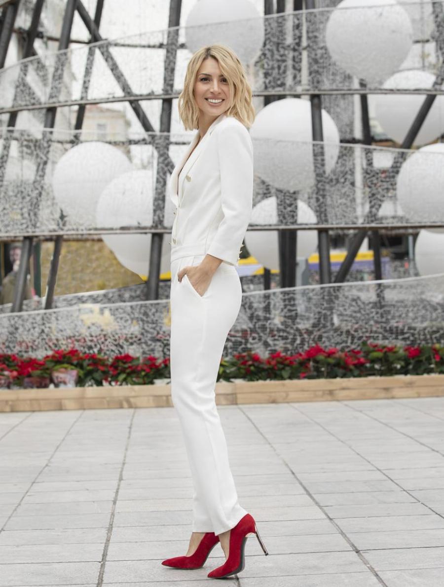 Το πραγματικό ύψος 10 διάσημων Ελληνίδων χωρίς τακούνια