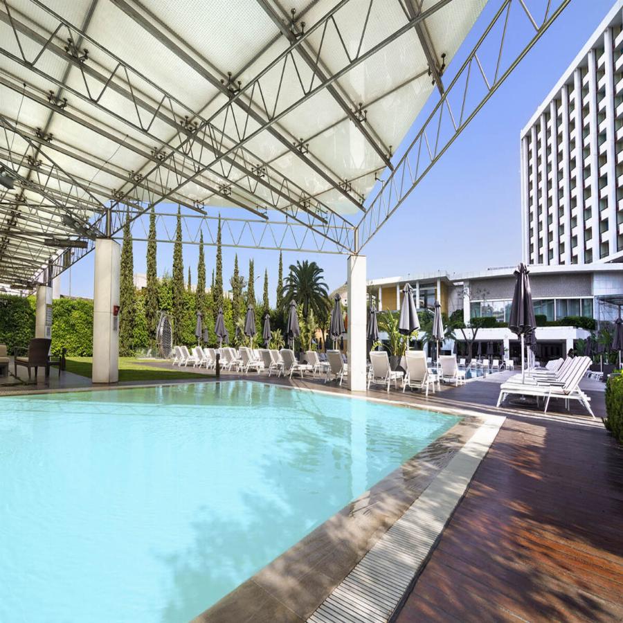 Πισίνες της Αθήνας: 5 επιλογές για το καλοκαίρι του 2021