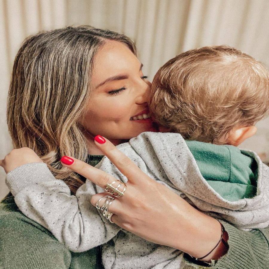 Αθηνά Οικονομάκου: Γέννησε η αγαπημένη ηθοποιός – Η πρώτη ανάρτηση μέσα από το μαιευτήριο