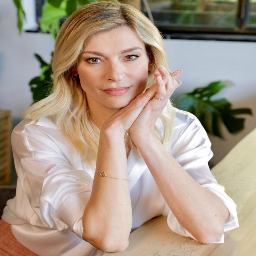 Ζέτα Δούκα: Δείχνει περήφανη την κυτταρίτιδά της, στέλνοντας ένα δυνατό μήνυμα στις γυναίκες