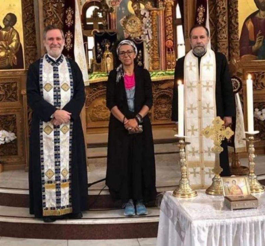 Με τα πόδια απ’ το Λονδίνο ως τον τάφο του Παϊσίου: Η ιστορία της άστεγης Κατερίνας με τα 2 αυτιστικά παιδιά