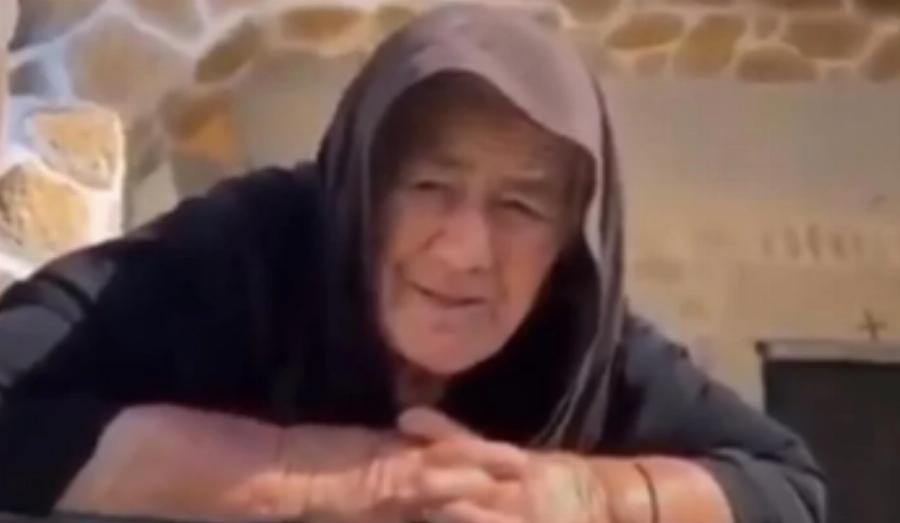 82χρονη γιαγιά τα “χώνει” στον Μητσοτάκη και γίνεται διάσημη στο Ελληνικό διαδίκτυο