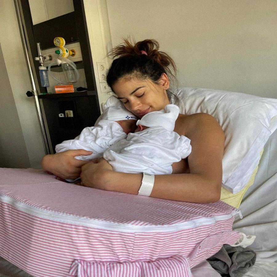 Χριστίνα Μπόμπα – Σάκης Τανιμανίδης: Οι πρώτες δηλώσεις μετά τη γέννηση των δίδυμων