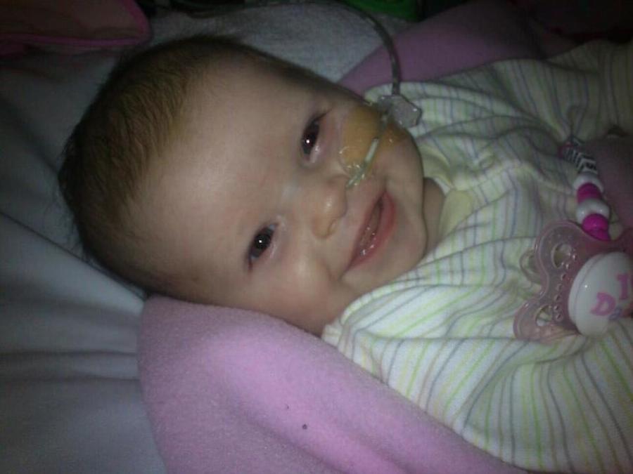 Πρόωρα μωράκια χαμογελούν γιατί βγήκαν νικητές