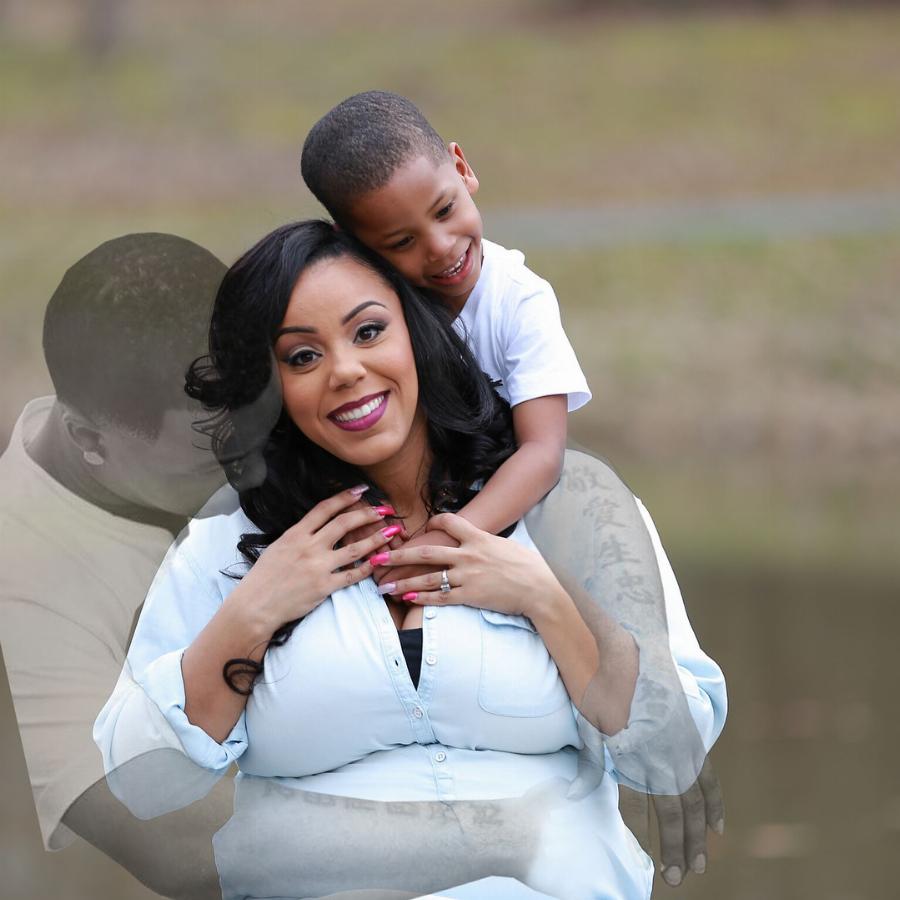 Έχασε τον άνδρα της δύο μήνες πριν γεννήσει! Για να τον τιμήσει έκανε μία φωτογράφιση με τον 4χρονο γιο τους με τη βοήθεια ενός φωτογράφου